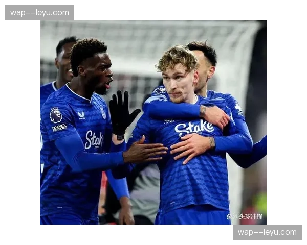 加纳跑动距离连续三月队内第一 埃弗顿中场覆盖能力获认可